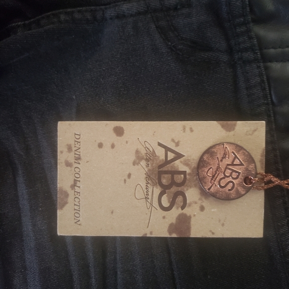 Black ABS brand shorts - Picture 5 of 5